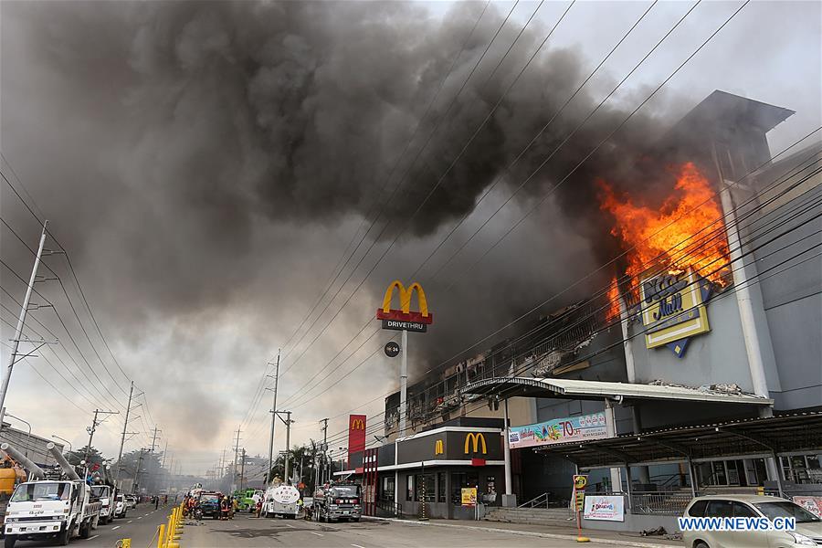 PHILIPPINES-DAVAO CITY-SHOPPING MALL-FIRE