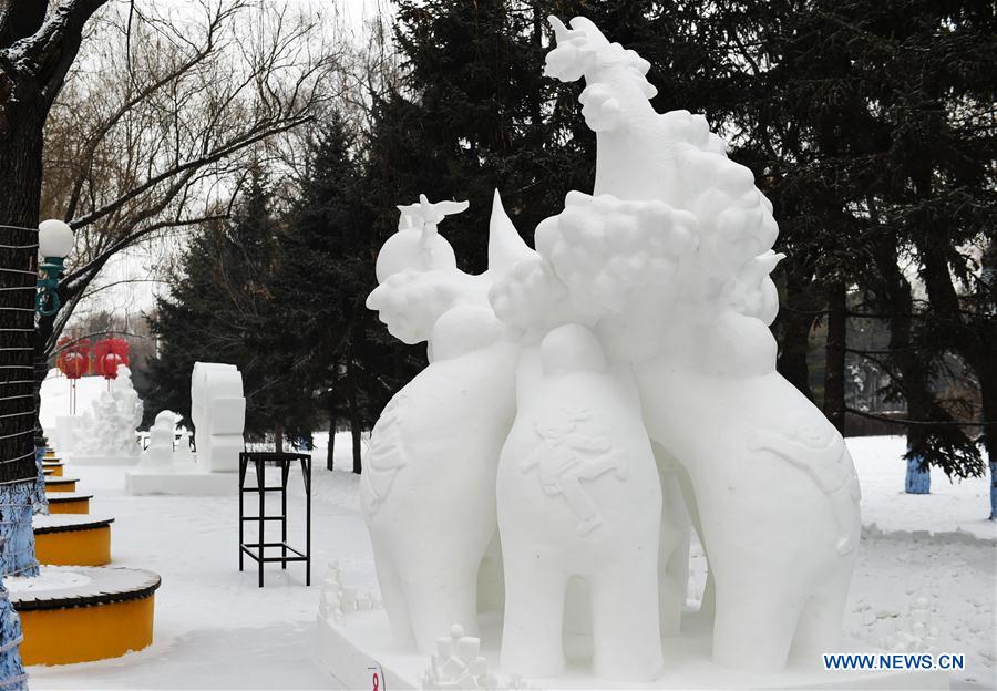 CHINA-HEILONGJIANG-HARBIN-SNOW SCULPTURE-COMPETITION (CN)