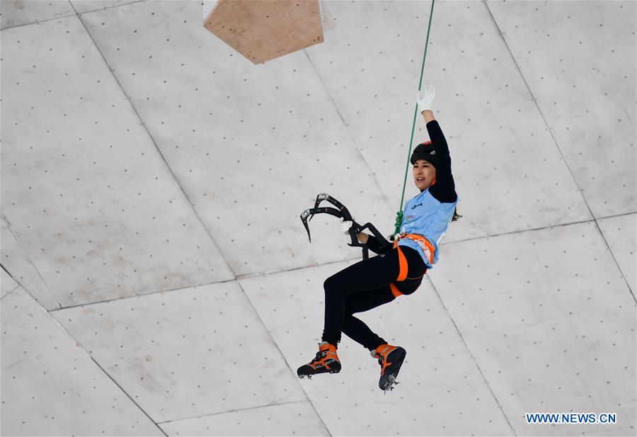 (SP)CHINA-HOHHOT-ICE CLIMBING-UIAA WORLD CUP(CN)