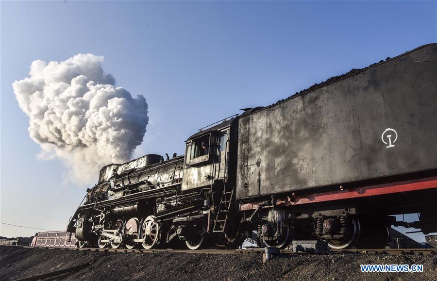 CHINA-XINJIANG-STEAM LOCOMOTIVE-DRIVER (CN)