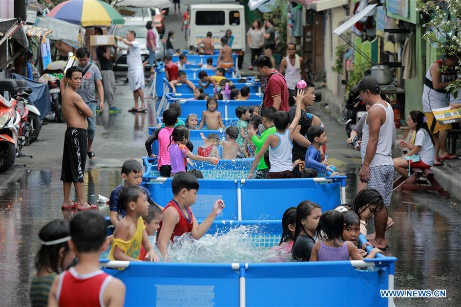 PHILIPPINES-SAN JUAN CITY-DAILY LIFE