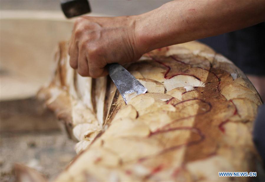 #CHINA-HUNAN-DRAGON BOAT BOW MAKING (CN)