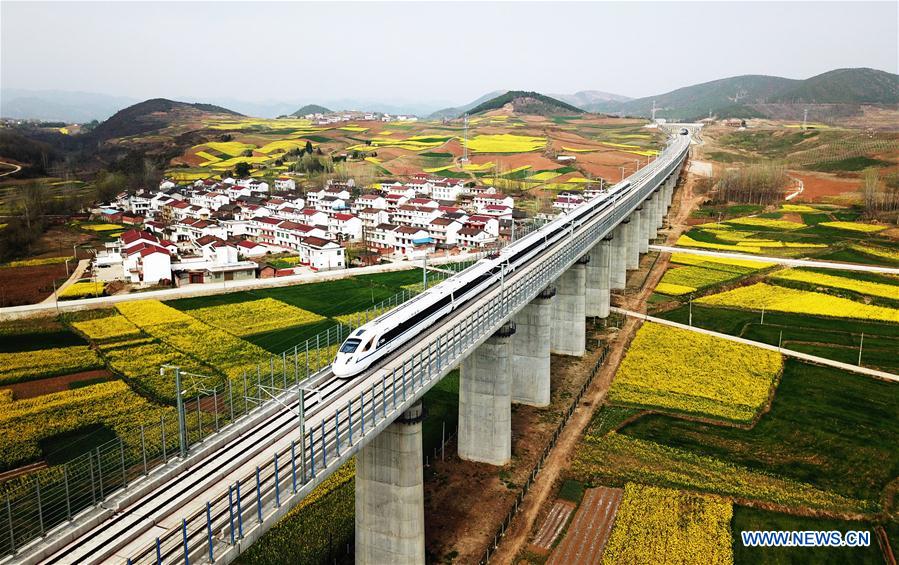 Xinhua Headlines: All aboard: China's high-speed rail 10 years on