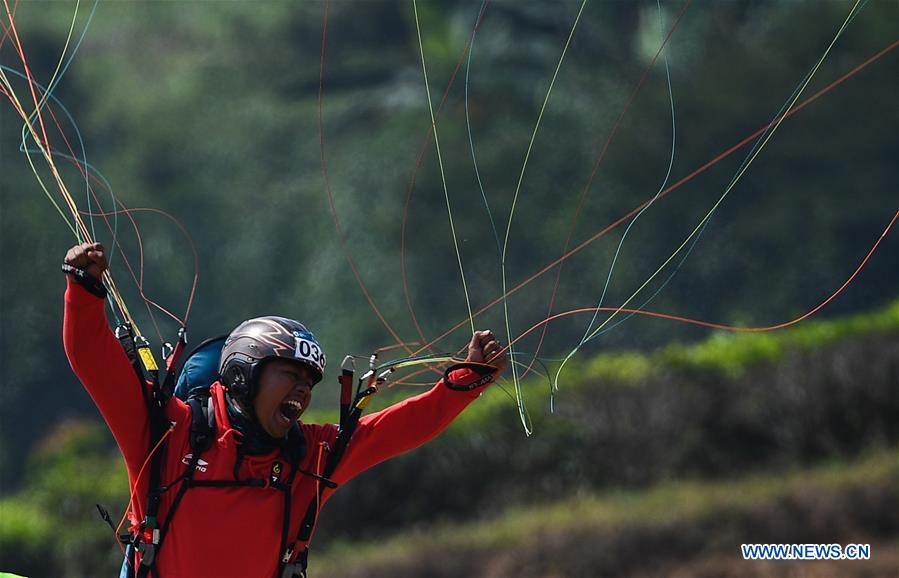 (SP)INDONESIA-JAKARTA-ASIAN GAMES-PARAGLIDING