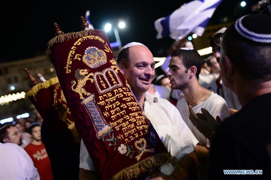 ISRAEL-TEL AVIV-SIMCHAT TORAH-CELEBRATION