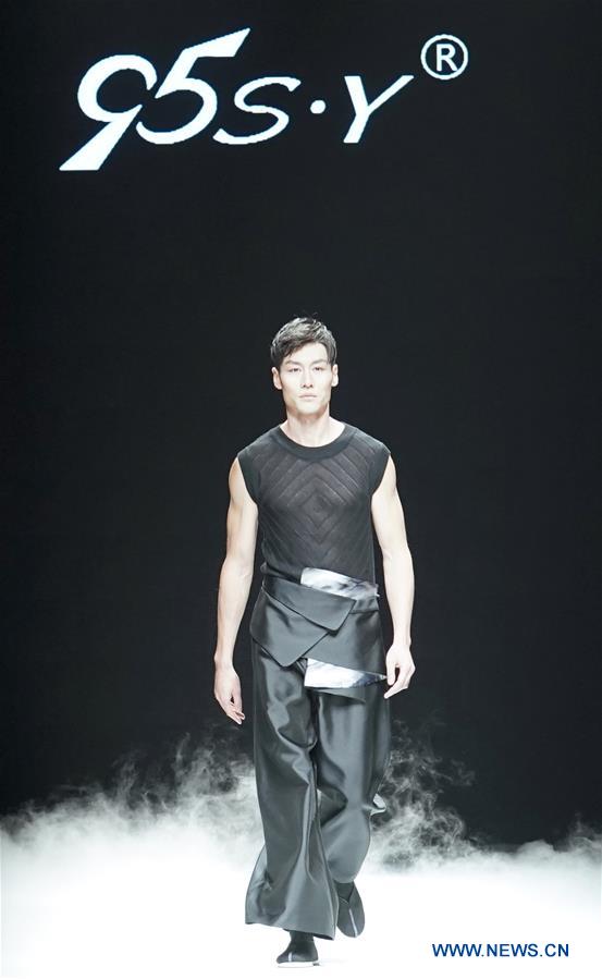 CHINA-BEIJING-FASHION WEEK (CN)