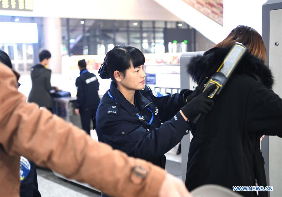 CHINA-GUANGXI-NANNING-RAILWAY WORKER (CN)