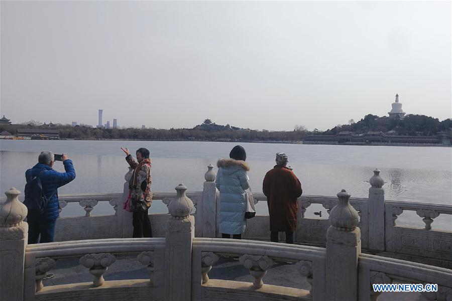 (BeijingCandid) CHINA-BEIJING-BEIHAI PARK (CN)