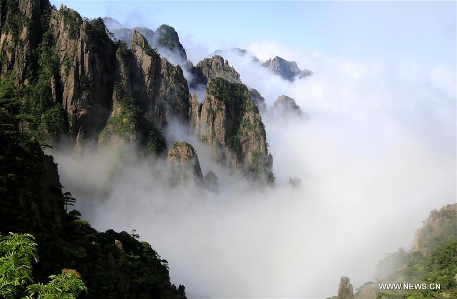 #CHINA-ANHUI-HUANGSHAN-CLOUDS-SCENERY(CN)