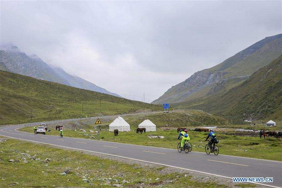 CHINA-XINJIANG-DUSHANZI-KUPA HIGHWAY-SCENERY (CN)