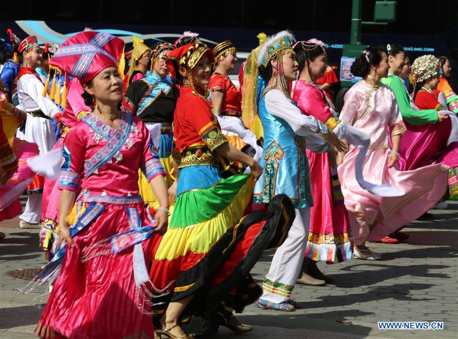 U.S.-NEW YORK-CHINESE COSTUME SHOW