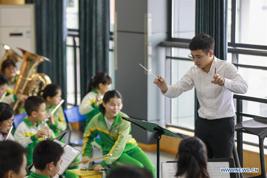 CHINA-CHONGQING-VISUAL IMPAIRED CHILD-MUSIC (CN)