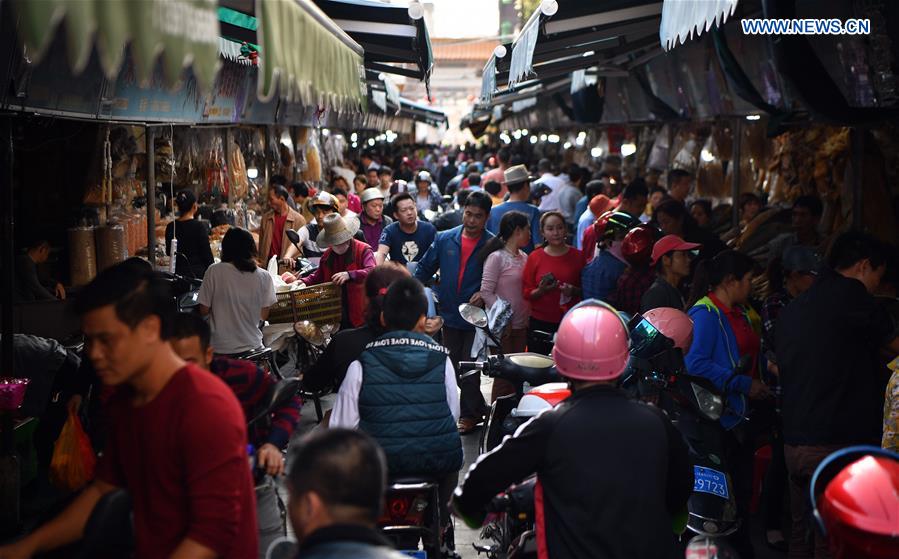 CHINA-HAINAN-DRIED SEAFOOD MARKET-SPRING FESTIVAL (CN)