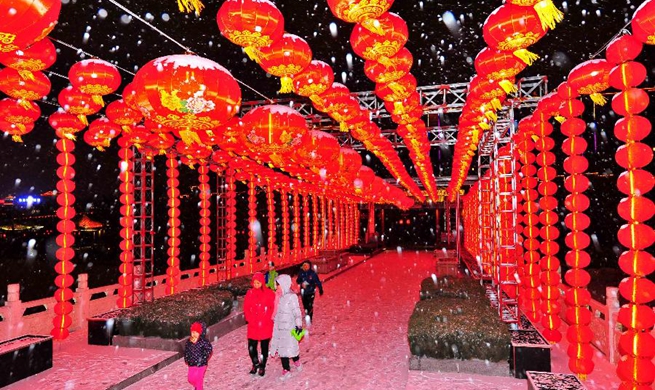 Lanterns lit up in Weifang, E China's Shandong