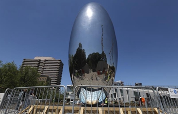 "Cloud Column" installed as landmark in Houston, U.S.