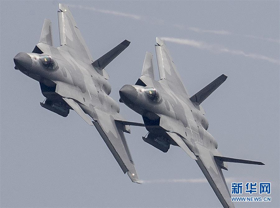 （軍事）（1）殲－20戰(zhàn)機進行展示 震撼獻禮空軍成立紀念日