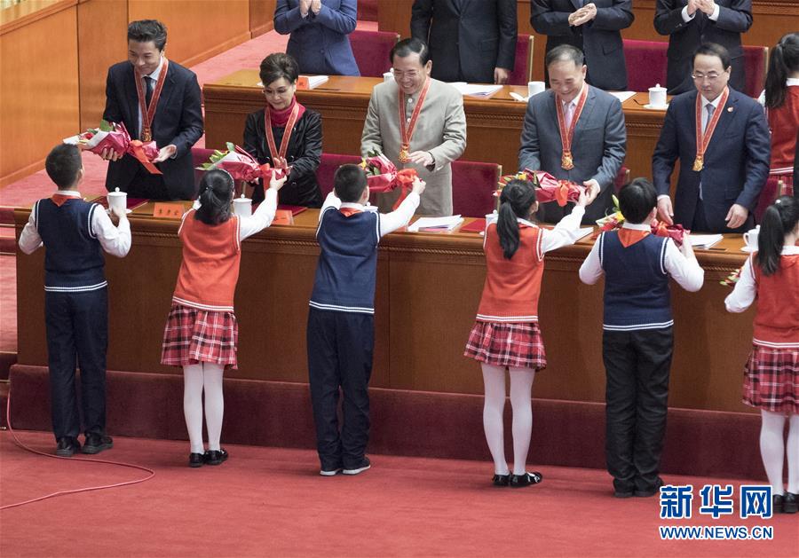 （時(shí)政）（10）慶祝改革開放40周年大會(huì)在京隆重舉行