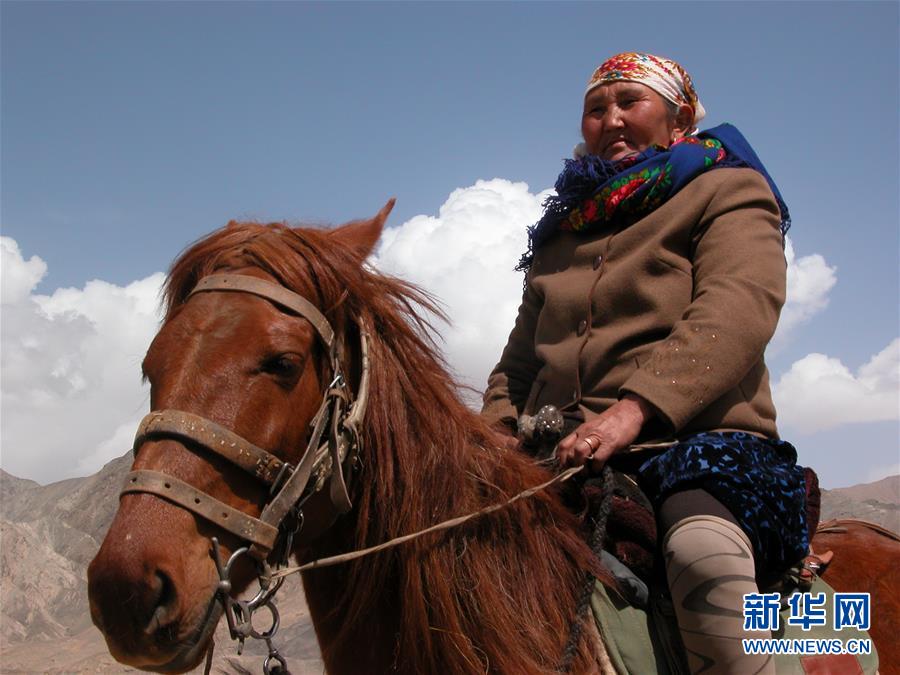 （壯麗70年·奮斗新時(shí)代——共和國(guó)榮光·圖文互動(dòng)）（3）中國(guó)，一生的守護(hù)——記“人民楷模”國(guó)家榮譽(yù)稱號(hào)獲得者布茹瑪汗·毛勒朵