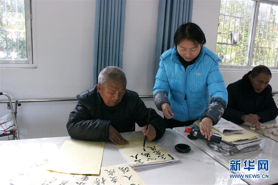 （在習(xí)近平新時(shí)代中國特色社會主義思想指引下——新時(shí)代新作為新篇章·總書記關(guān)切脫貧事·圖文互動）（3）醫(yī)療扶貧，照亮貧困家庭的明天