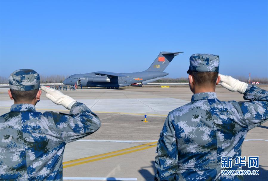 （新華全媒頭條·圖文互動(dòng)）（10）巡天遙看一千河——武漢天河機(jī)場戰(zhàn)“疫”的日日夜夜