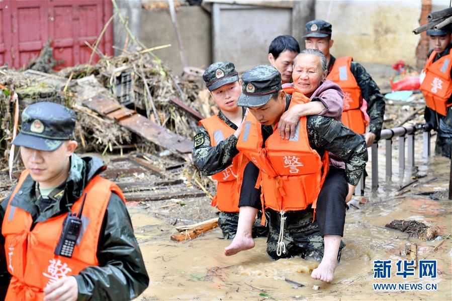 （新華全媒頭條·圖文互動）（5）沿著中國特色強(qiáng)軍之路闊步前進(jìn)——黨中央、中央軍委領(lǐng)導(dǎo)推進(jìn)國防和軍隊建設(shè)70年紀(jì)實(shí)