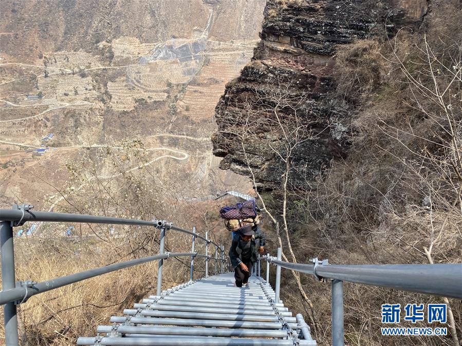 （在習(xí)近平新時代中國特色社會主義思想指引下——新時代新作為新篇章·習(xí)近平總書記關(guān)切事·圖文互動）（3）啃下最后的硬骨頭——脫貧攻堅(jiān)掛牌督戰(zhàn)進(jìn)行時