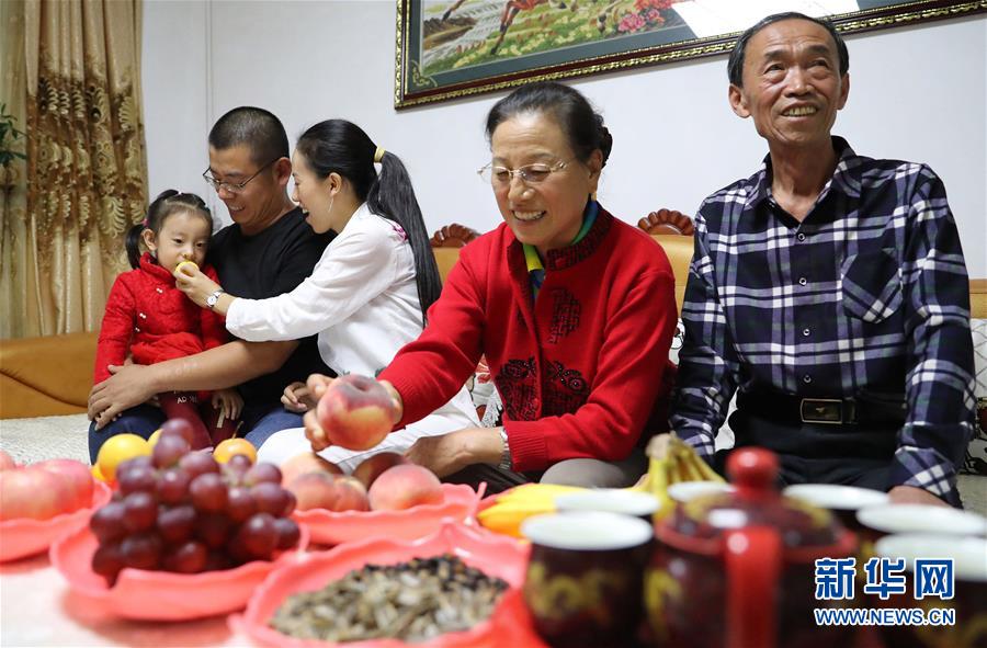 （習近平的小康故事·新華網(wǎng)·圖文互動）（6） “讓全體人民住有所居”——習近平和百姓安居的故事