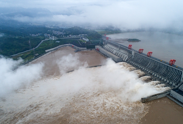 三峽水利樞紐迎戰(zhàn)建庫以來最大洪峰