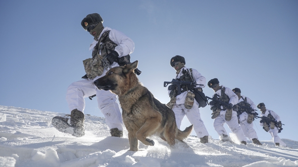 枕戈待旦，辭舊迎新——全軍部隊在練兵備戰(zhàn)中迎接新春佳節(jié)