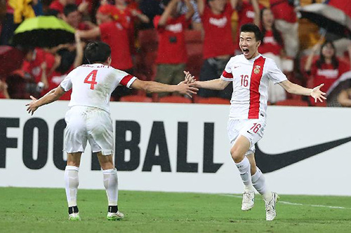 亞洲杯：中國隊2-1逆轉烏茲別克斯坦隊 提前小組出線