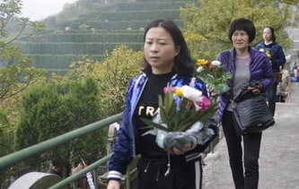 舟山：鮮花祭掃成文明新風(fēng)