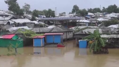 天災(zāi)！暴雨傾盆 孟加拉國(guó)難民村30萬(wàn)人被困