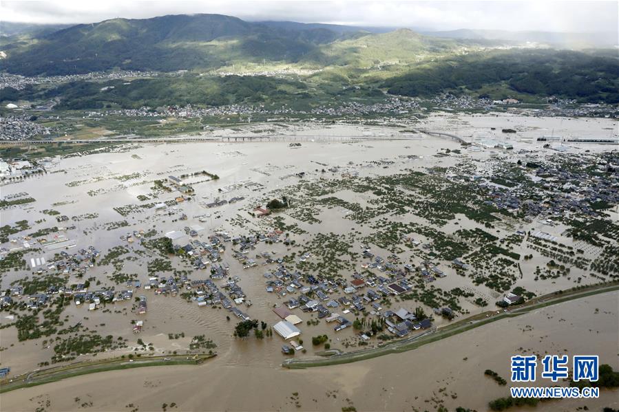 （國際）（2）受臺風(fēng)“海貝思”影響日本長野縣千曲川決堤